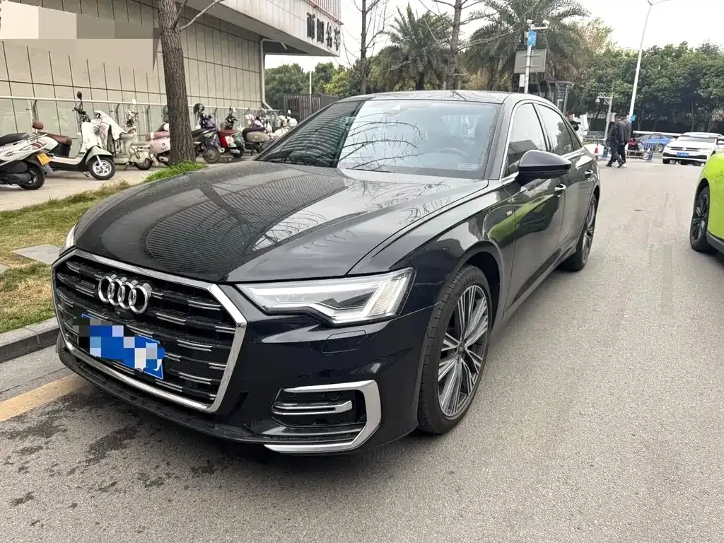 Audi A6L — фото 1