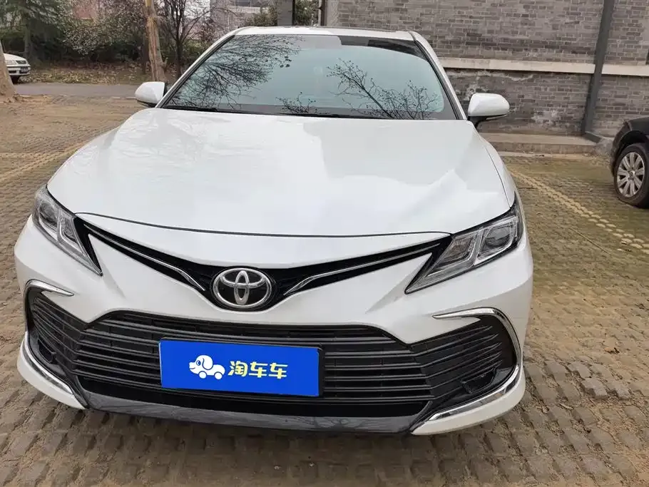 Toyota Camry — фото 10