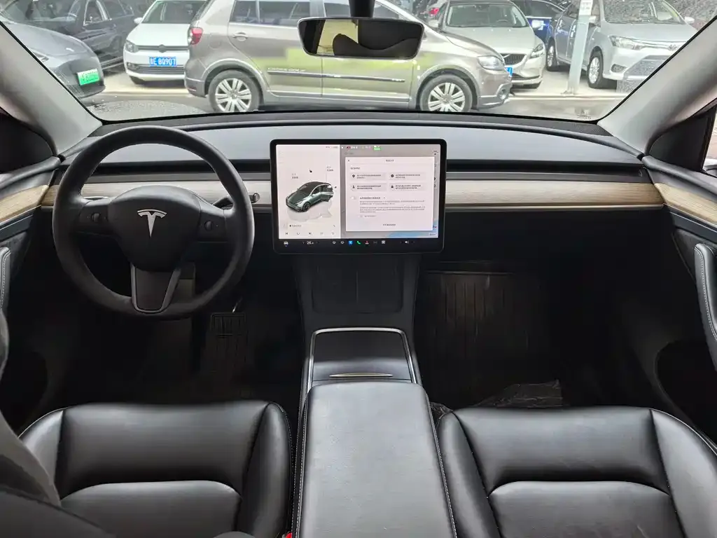 Tesla Model Y — фото 4