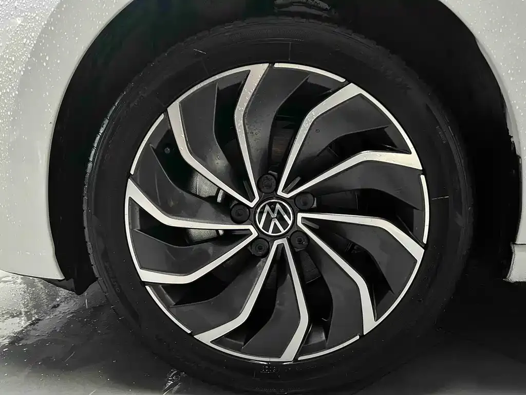 Volkswagen Golf 2024 из CN, фото 3