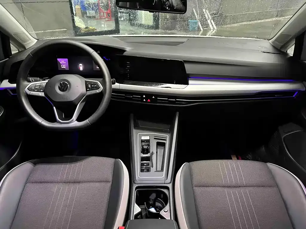 Volkswagen Golf 2024 из CN, фото 4