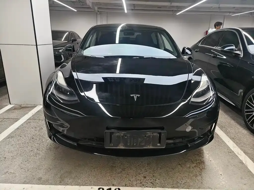 Tesla Model 3 — фото 8