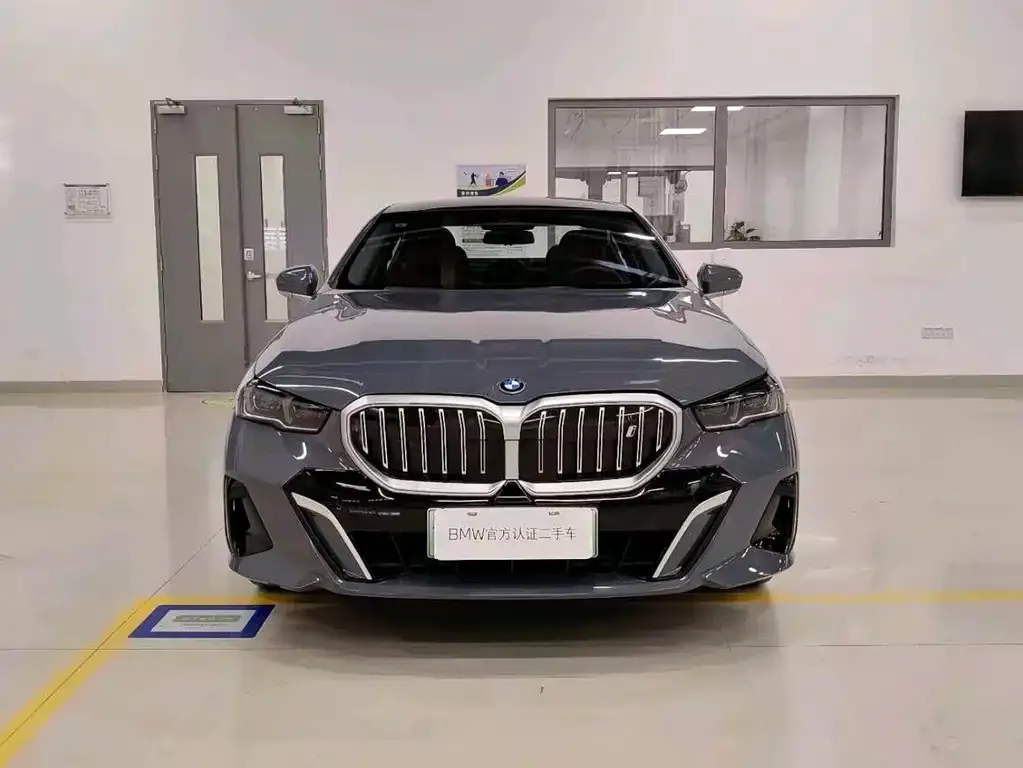 BMW i5 — фото 10