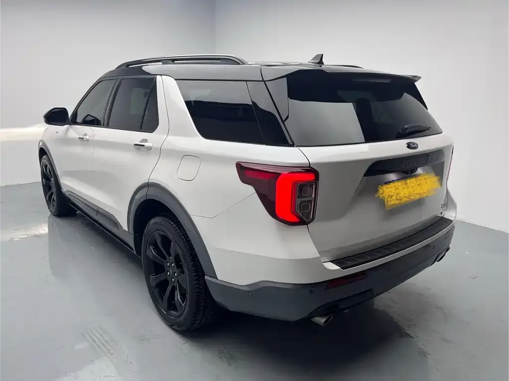 Ford Explorer 2022 из CN, фото 3