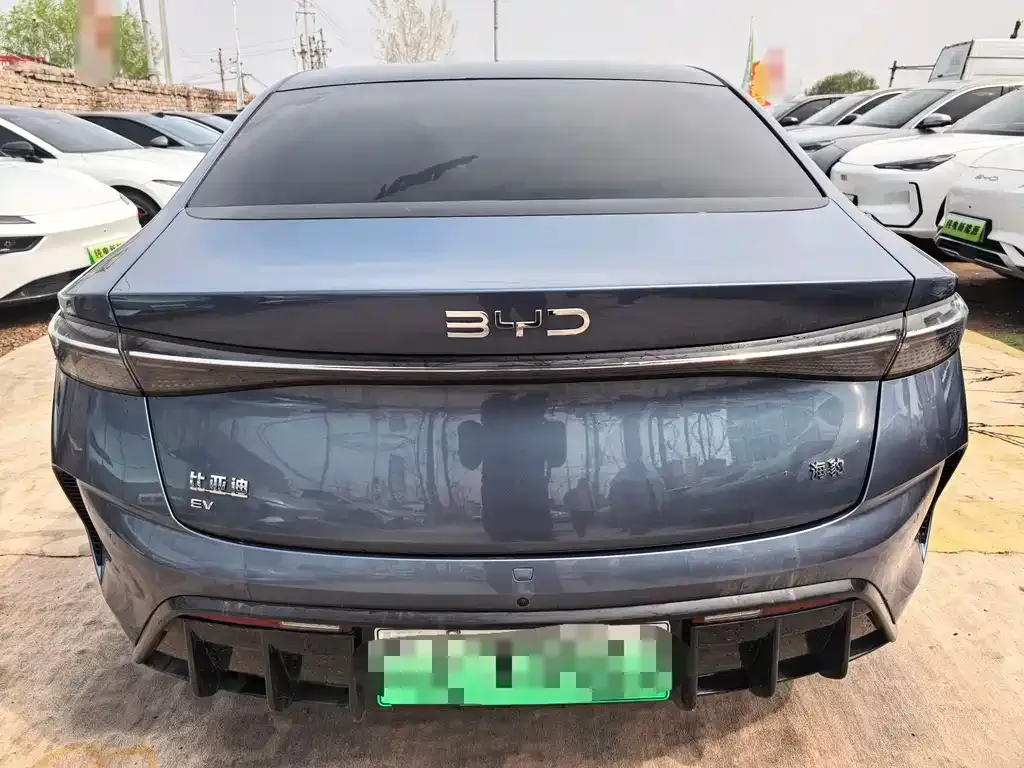 BYD Seal — фото 3