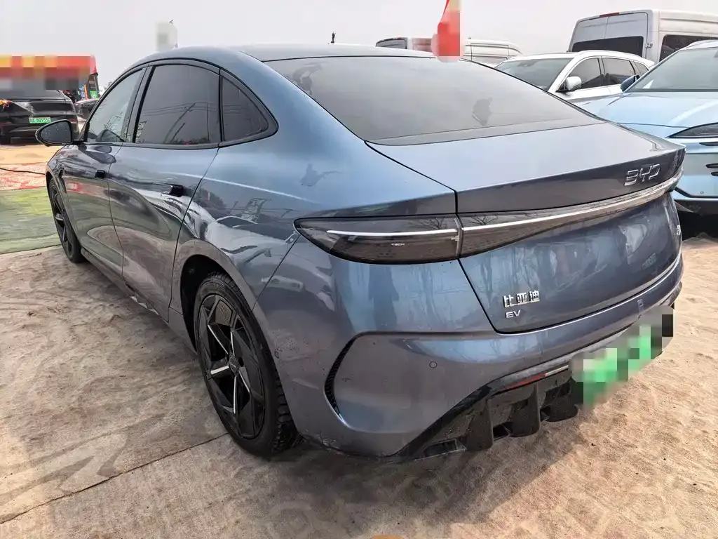 BYD Seal — фото 4