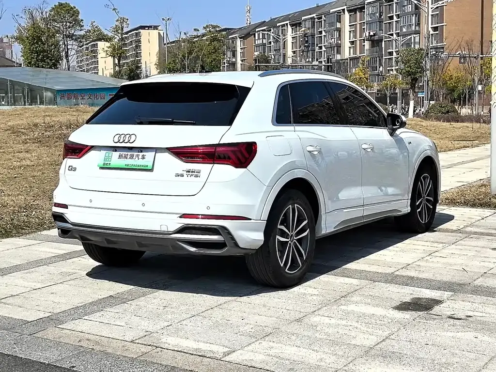 Audi Q3 2023 из CN, фото 8