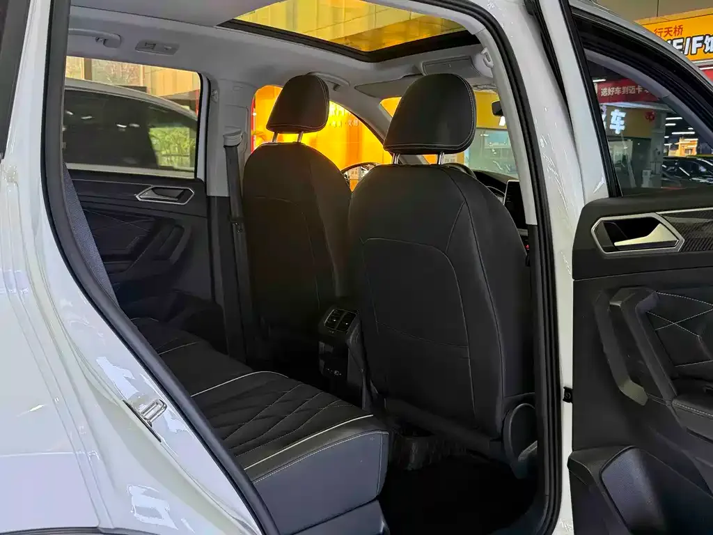 Volkswagen Tiguan L 2024 из CN, фото 6