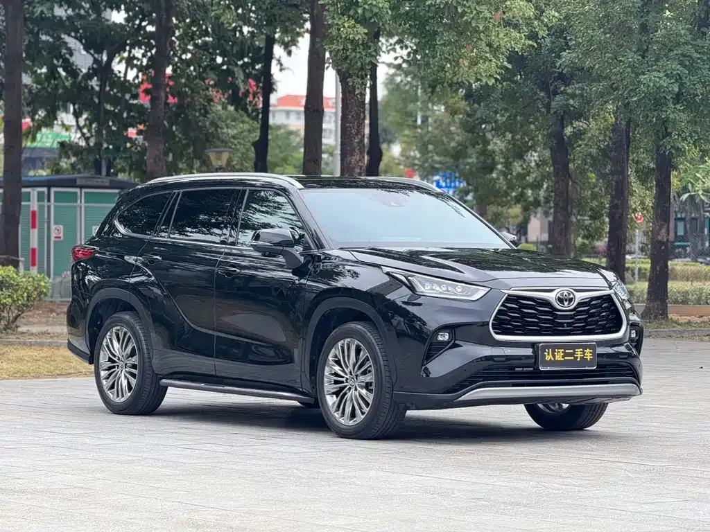 Toyota Highlander — фото 10