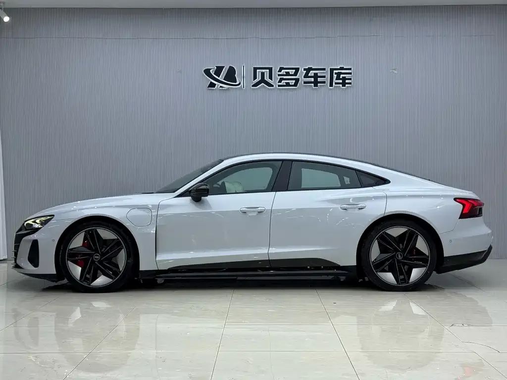 Audi RS e-tron GT 2024 из CN, фото 10