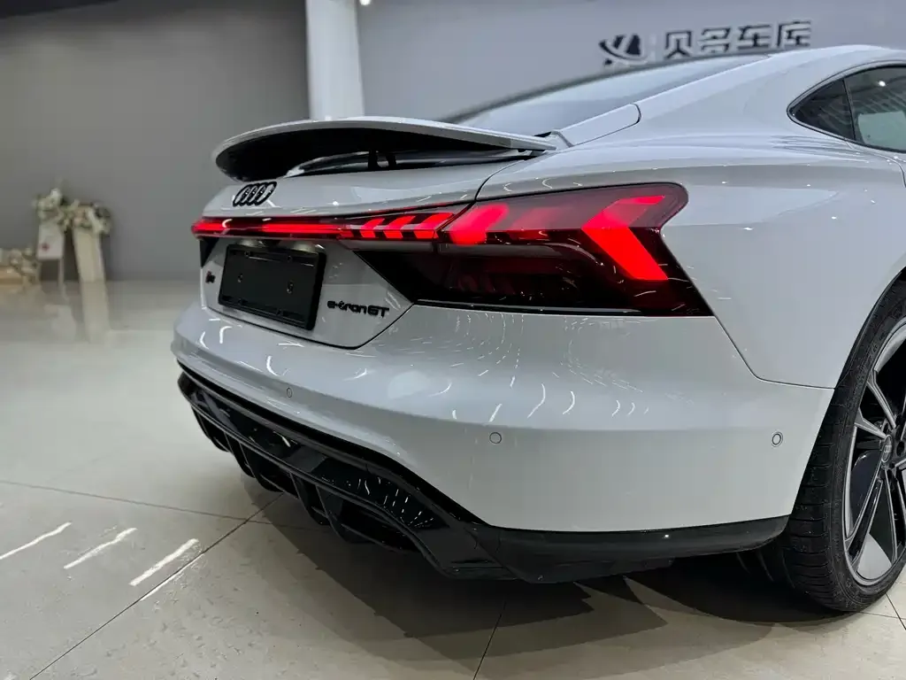 Audi RS e-tron GT 2024 из CN, фото 6