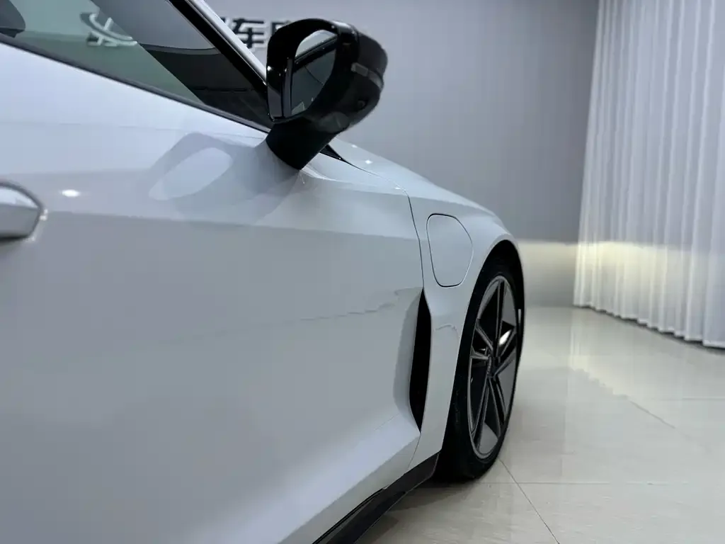 Audi RS e-tron GT 2024 из CN, фото 3