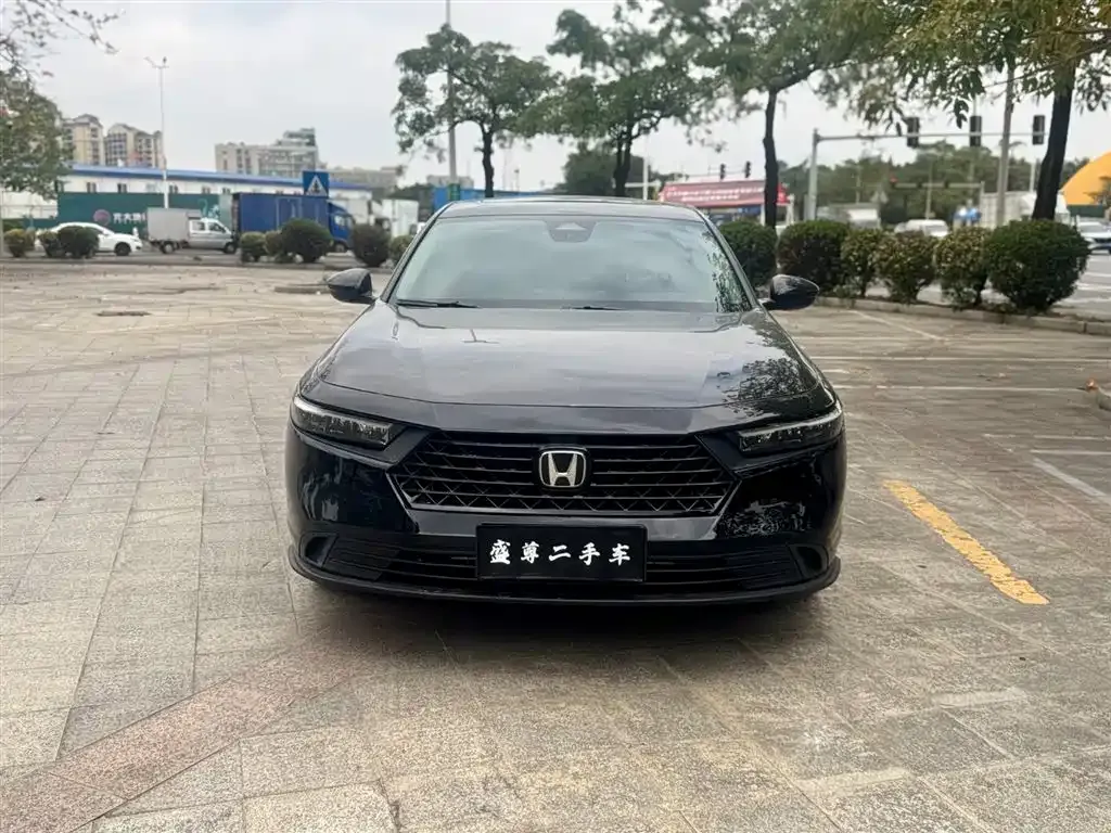 Honda Accord — фото 1