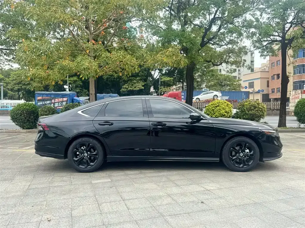 Honda Accord — фото 9