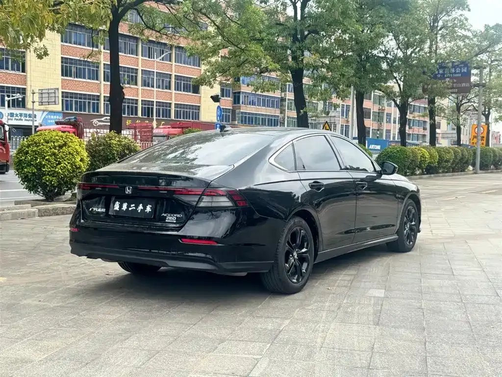 Honda Accord — фото 10