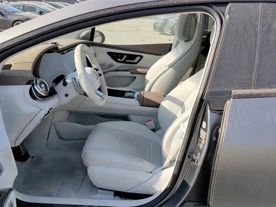 Mercedes-Benz EQS AMG — фото 7