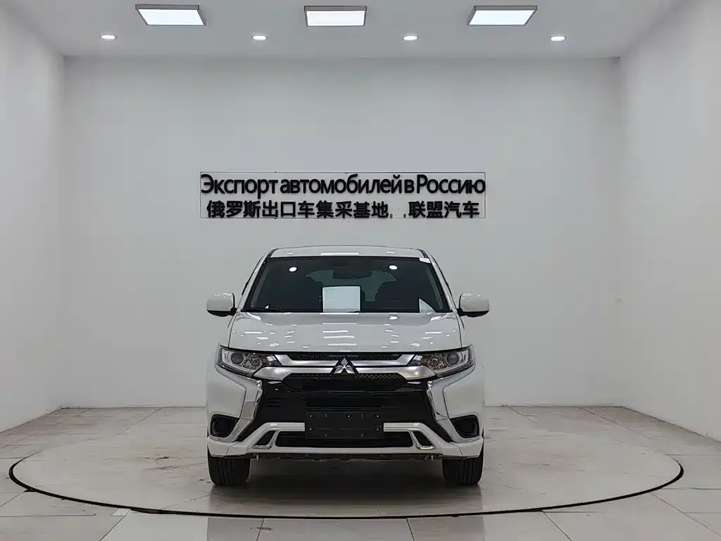 Mitsubishi Outlander — фото 7