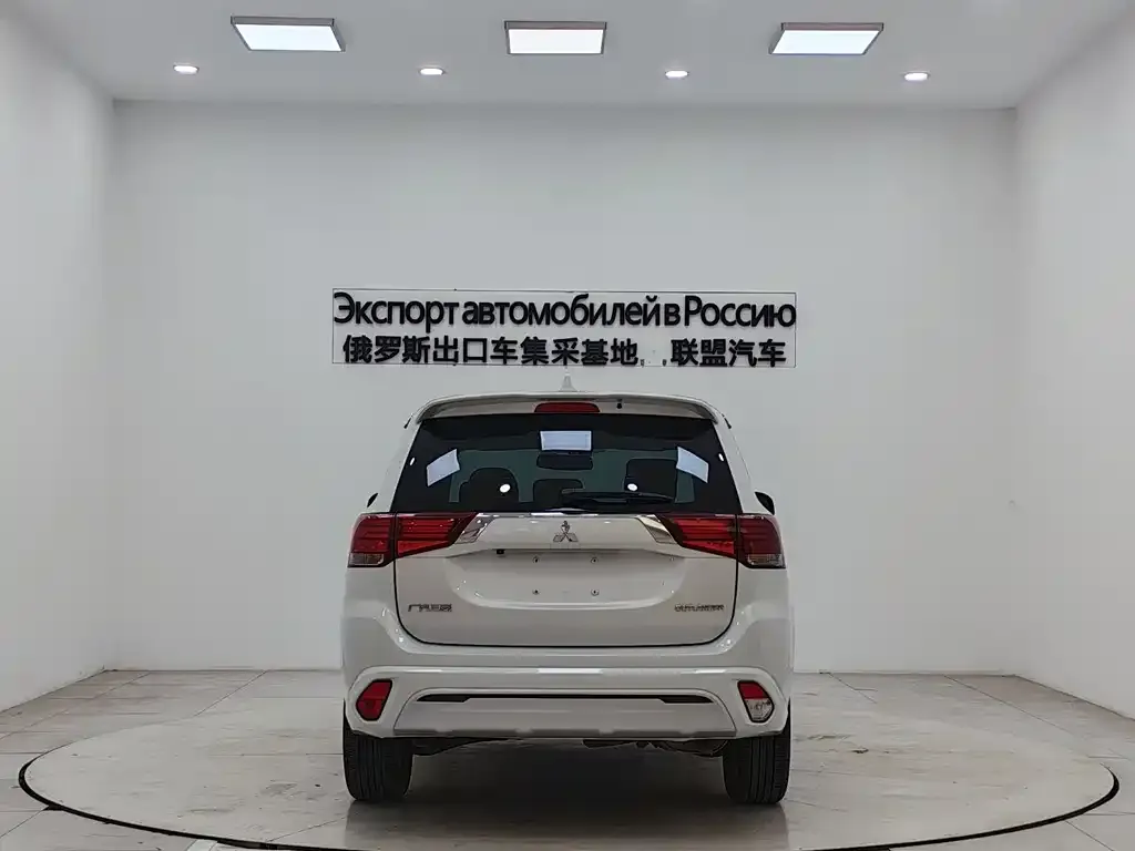 Mitsubishi Outlander — фото 4