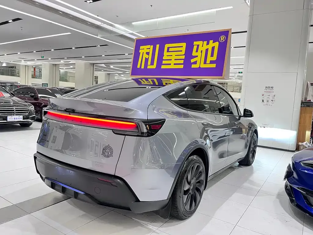 Tesla Model Y 2025 из CN, фото 7