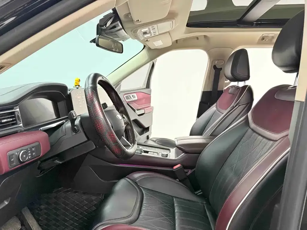 Ford Explorer 2024 из CN, фото 2
