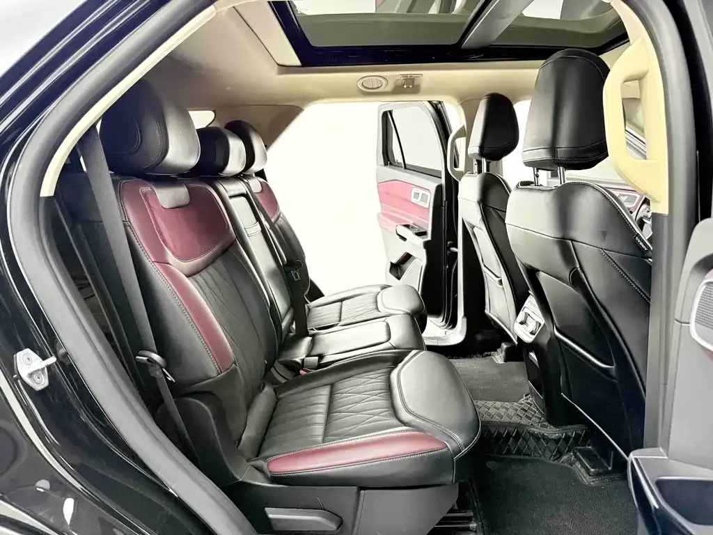 Ford Explorer 2024 из CN, фото 5