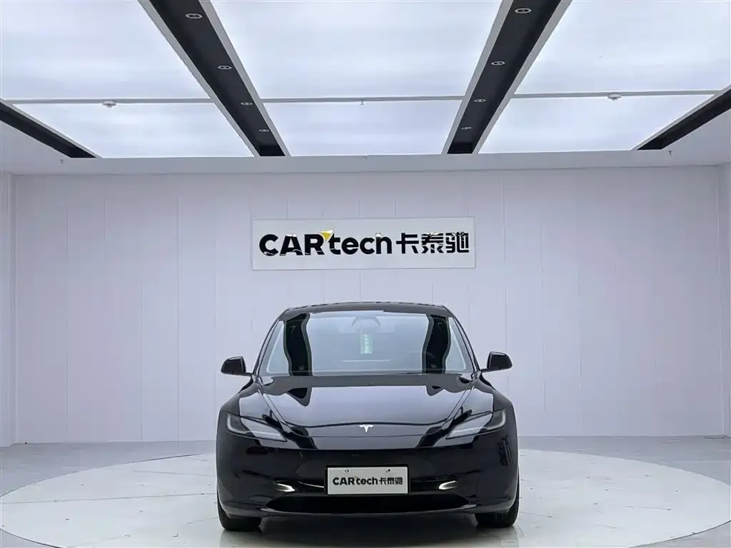 Tesla Model 3 — фото 9