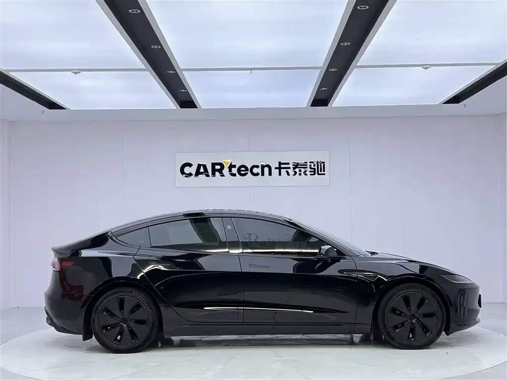 Tesla Model 3 — фото 3