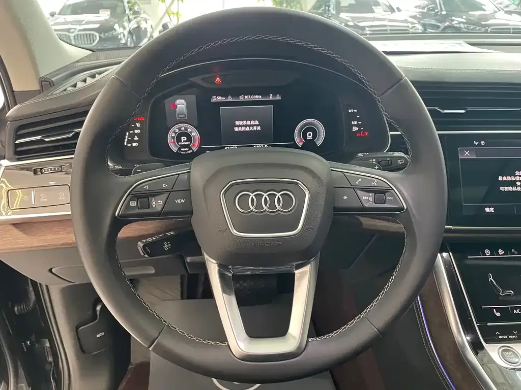 Audi Q7 — фото 7
