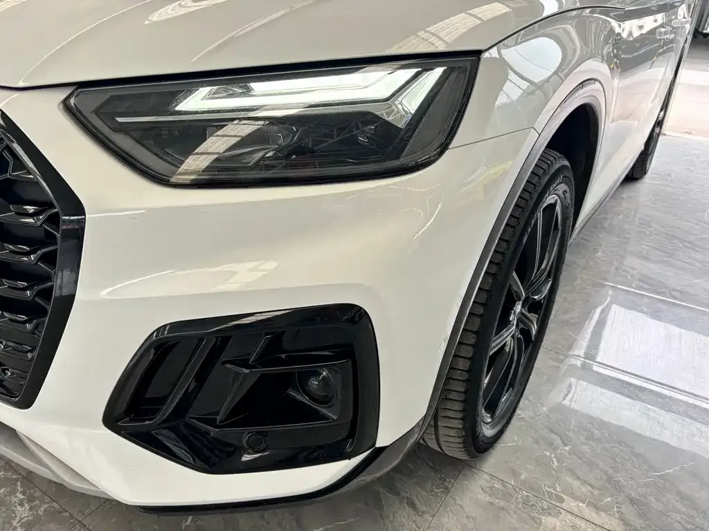 Audi Q5L Sportback 2024 из CN, фото 2