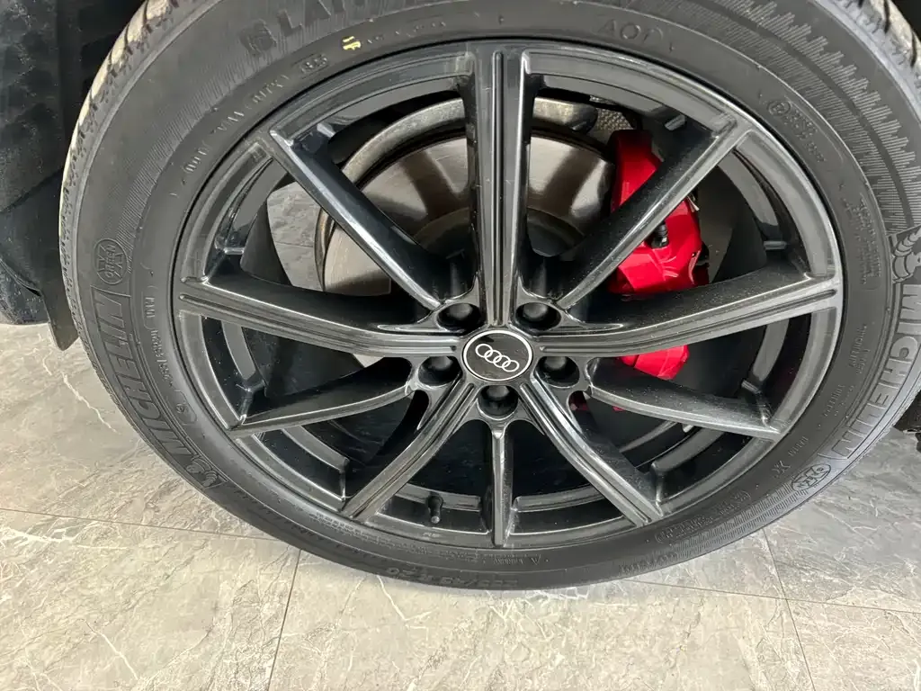 Audi Q5L Sportback 2024 из CN, фото 3