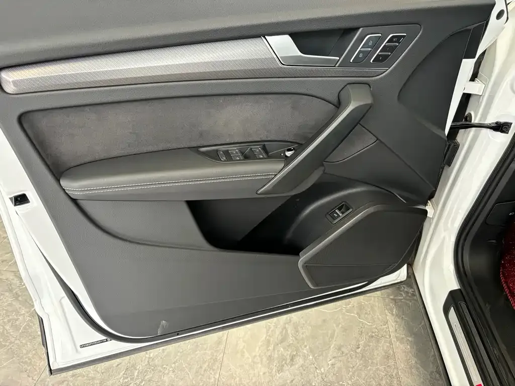 Audi Q5L Sportback 2024 из CN, фото 6