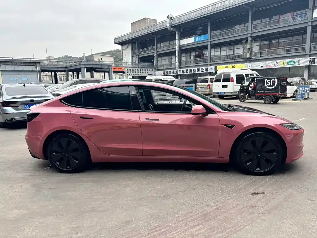 Tesla Model 3 — фото 4