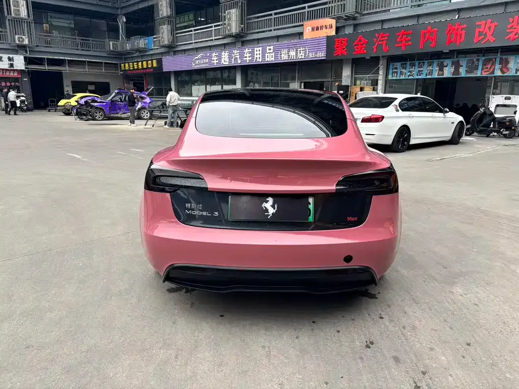 Tesla Model 3 — фото 10