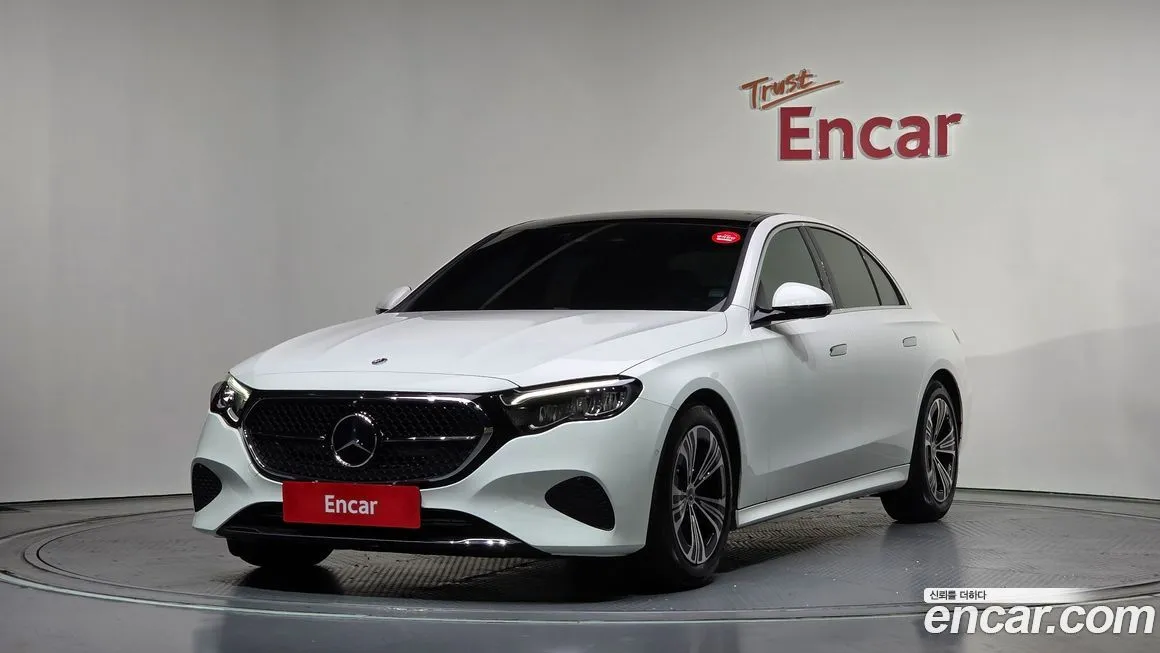 Mercedes-Benz E-Class — фото 1