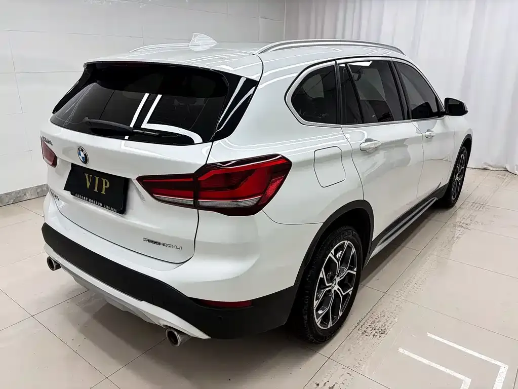BMW X1 — фото 5
