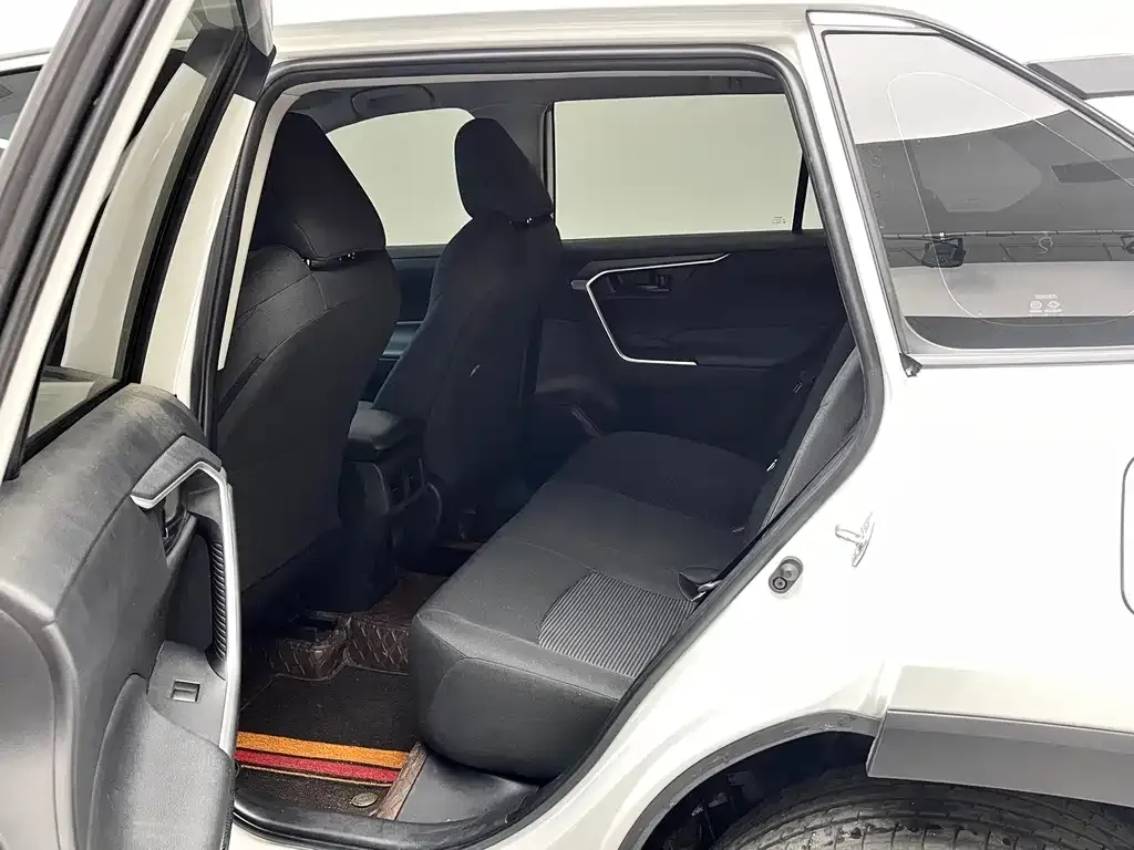 Toyota Wildlander 2023 из CN, фото 10