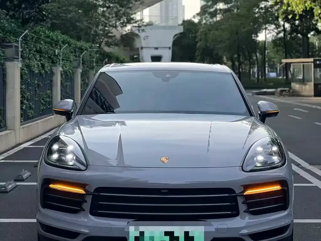 Porsche Cayenne Hybrid — фото 1