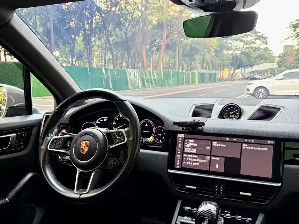 Porsche Cayenne Hybrid — фото 9