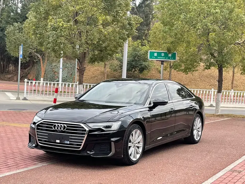 Audi A6L — фото 1