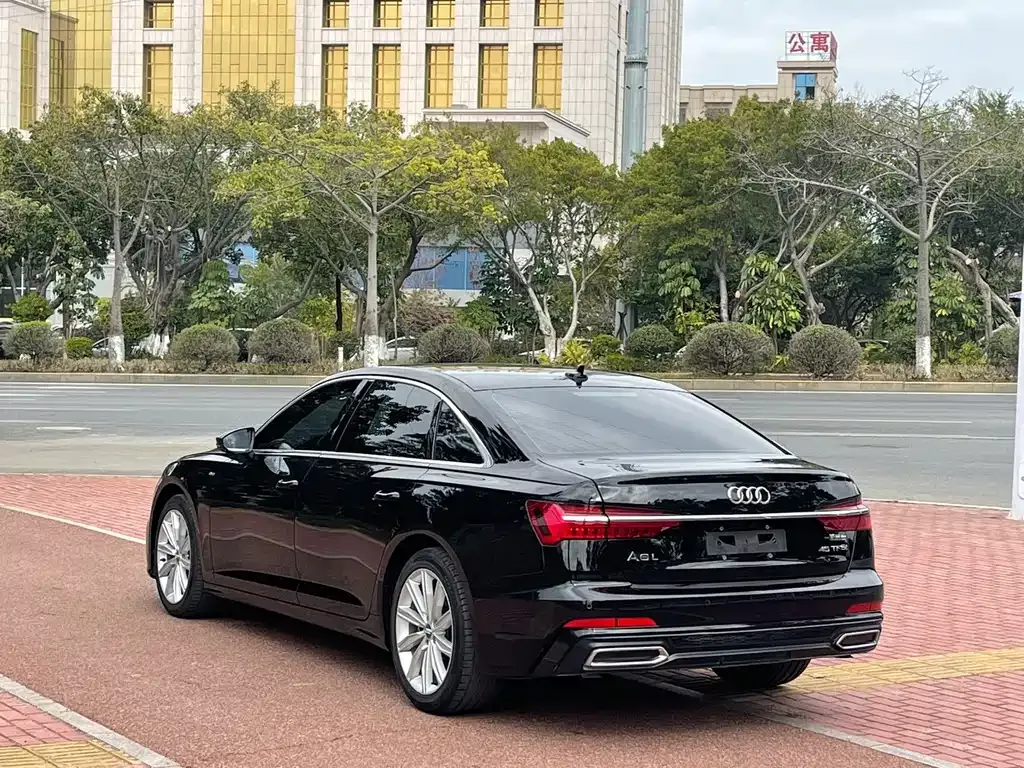 Audi A6L — фото 9