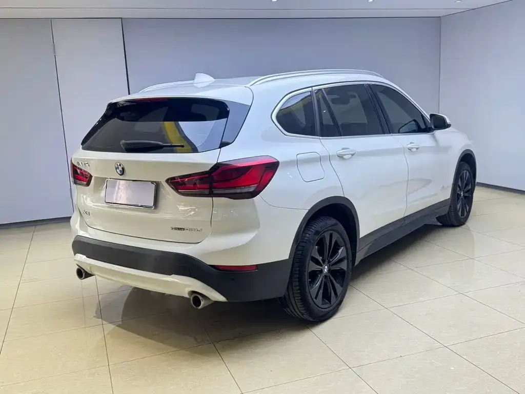 BMW X1 — фото 10