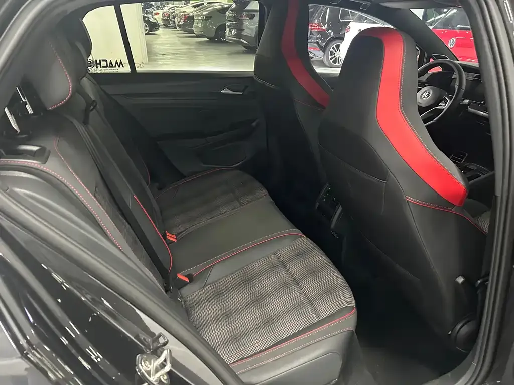 Volkswagen Golf GTI 2022 из CN, фото 2