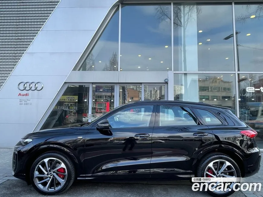 Audi Q5 2025 из KR, фото 5