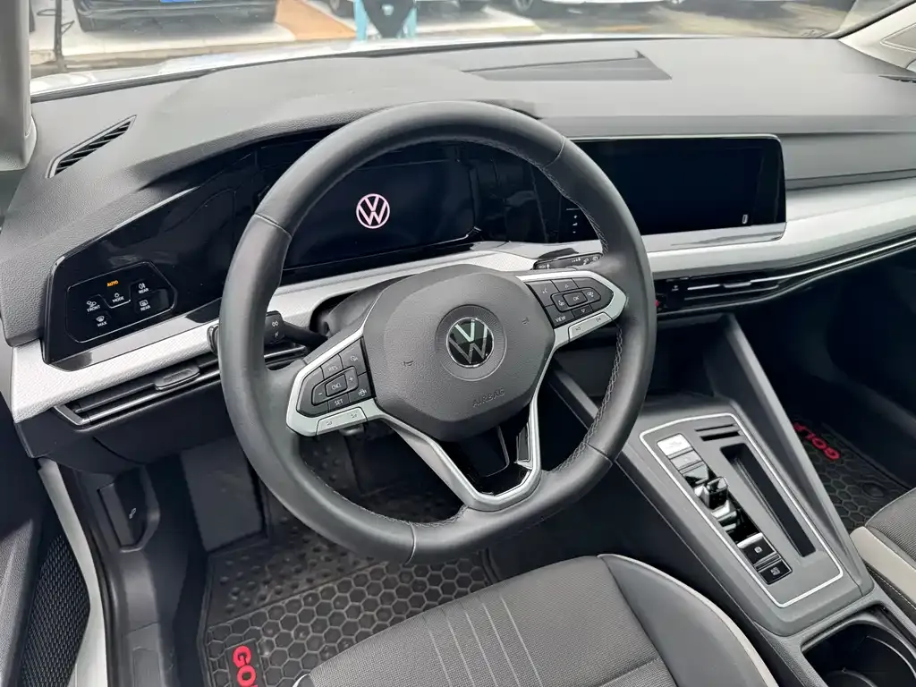 Volkswagen Golf — фото 6