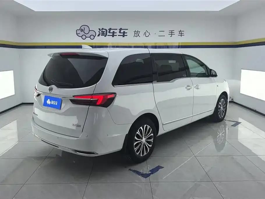 Buick GL8 2021 из CN, фото 2