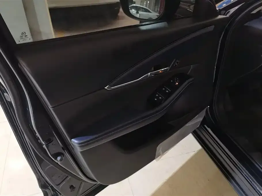 Mazda CX-30 2025 из CN, фото 9