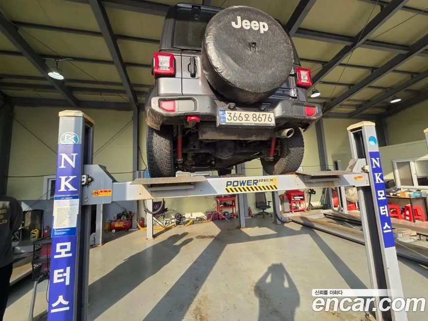Jeep Wrangler — фото 2