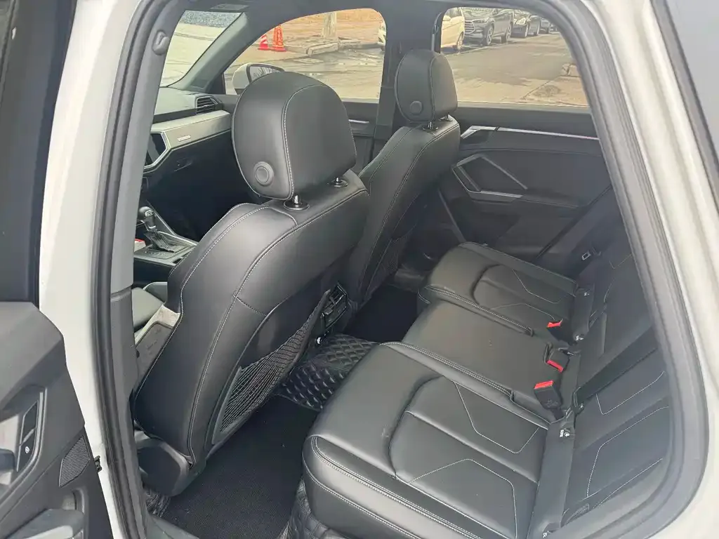Audi Q3 2024 из CN, фото 2