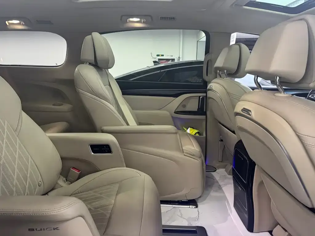 Buick GL8 2022 из CN, фото 2