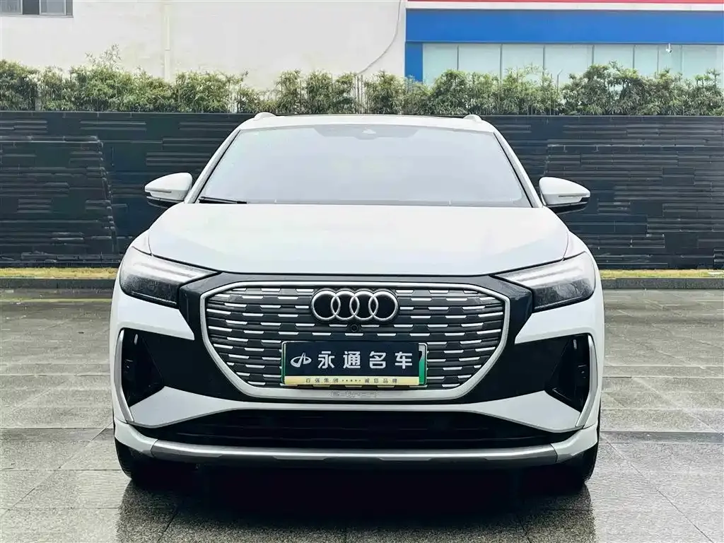 Audi Q4 e-tron — фото 6